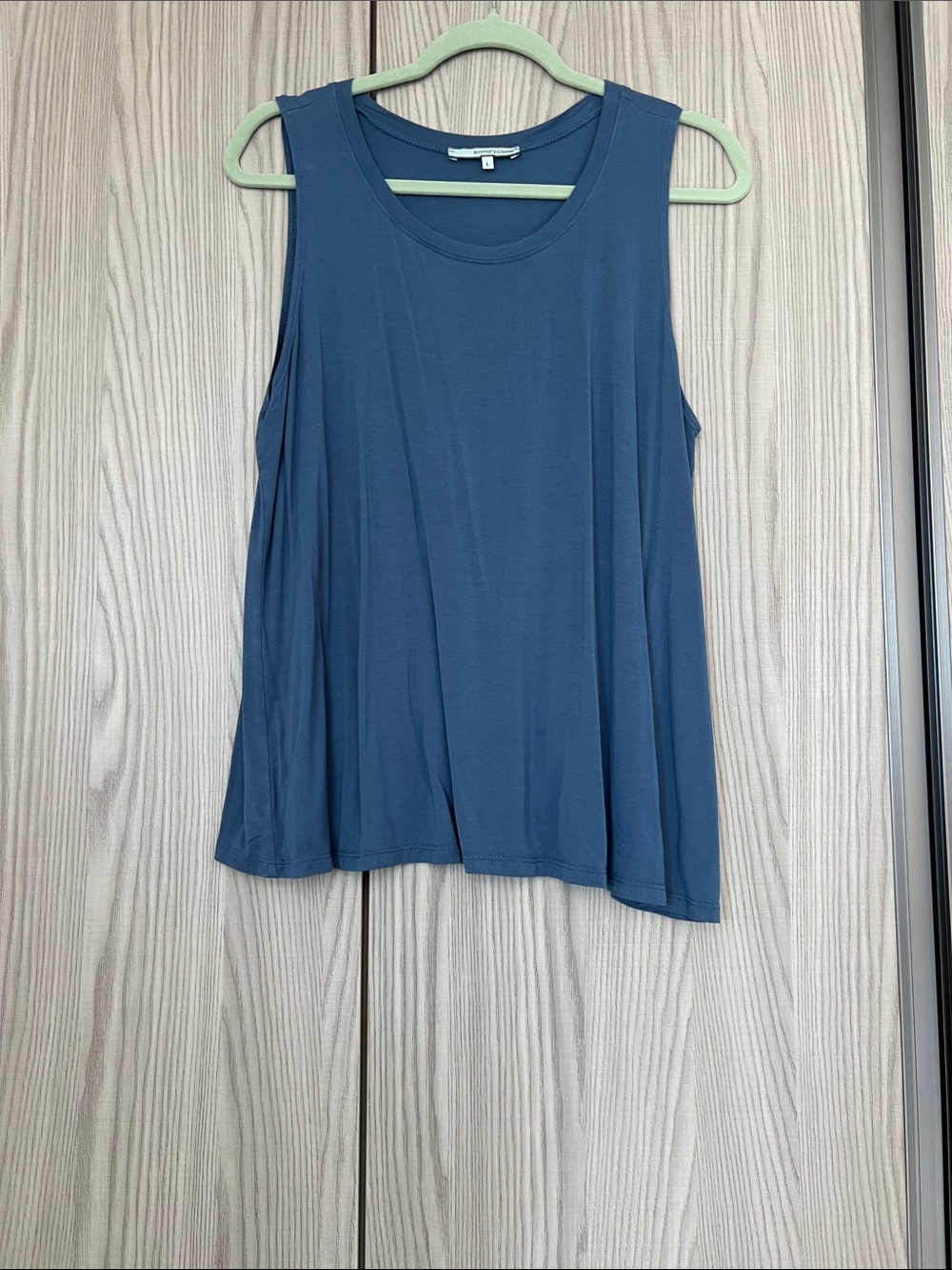 Women's Sleeveless Flow Tank Top in Navy